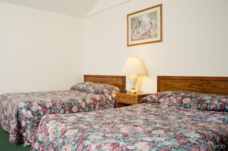 Motel Montreal Lake George Room photo